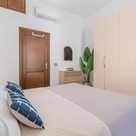 Splendido In Pieno Centro Dell'isola Apartment *